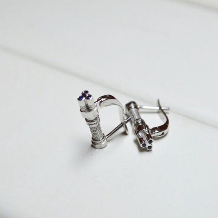 необычные серьги с сапфирами