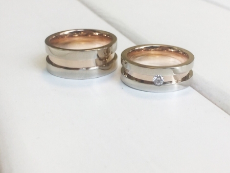 Комбинированные обручальные кольца с бриллиантом