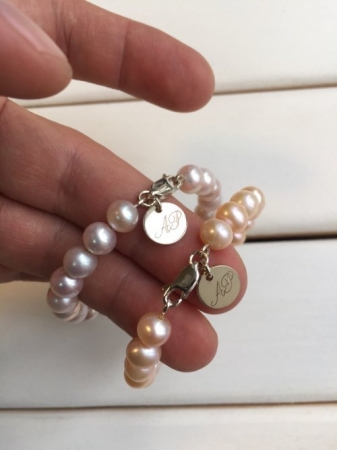 Женский золотой браслет с жемчугами 