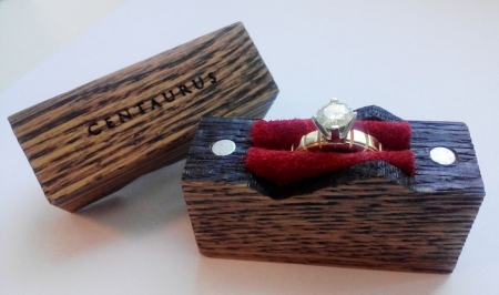 Золотое кольца с бриллиантом