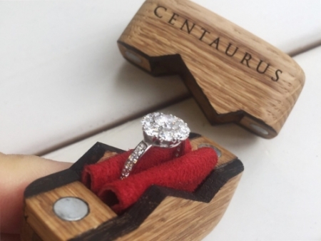 Помолвочное кольцо с бриллиантами