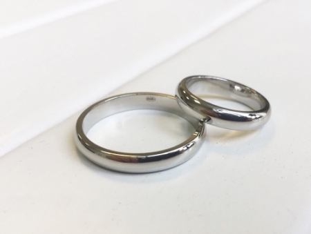 Классические обручальные кольца из платины