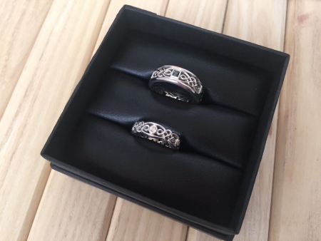 Обручальные кольца из белого