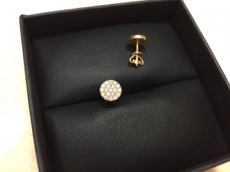 Золотые серьги с бриллиантом на заказ