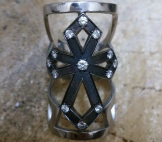 Оригинальное золотое кольцо с бриллиантами