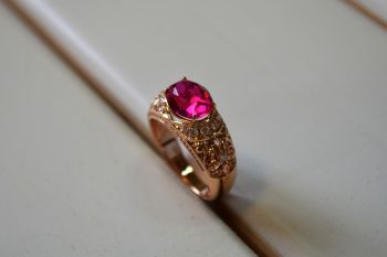 Золотой перстень с рубином и бриллиантами