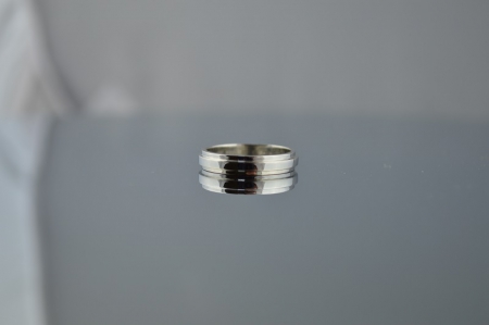 Обручальное кольцо из платины