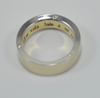 обручальное кольцо из белого золота с бриллиантами