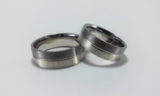 Обручальные кольца с черным и белым родием