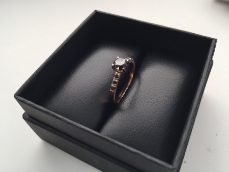 Кольцо с черными бриллиантами 