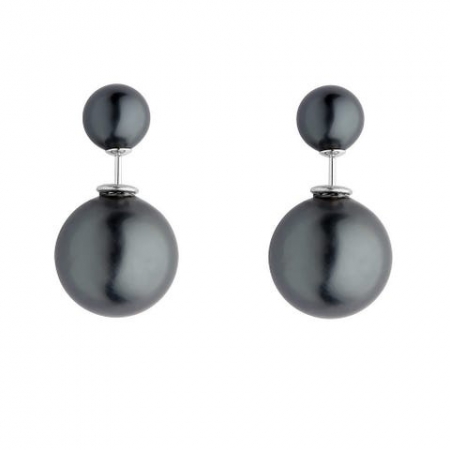 Манящий и необычный черный жемчуг украсит минималистичный образ