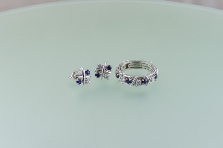 Серьги и кольцо тиффани с бриллиантами и сапфирами