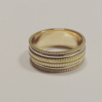 Золотое кольцо Boucheron