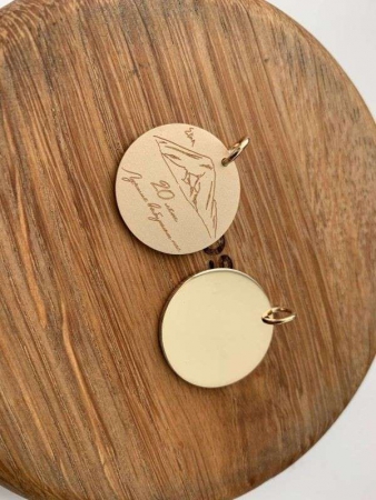 Золотой корпоративный знак 