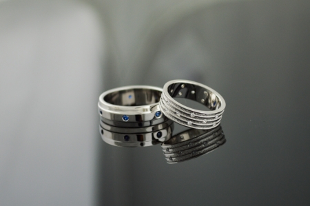 Обручальные кольца с сапфирами и бриллиантами