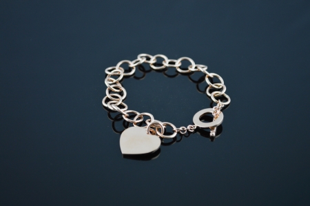 Женский золотой браслет тиффани