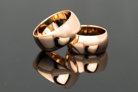 Обручальные кольца из красного золота