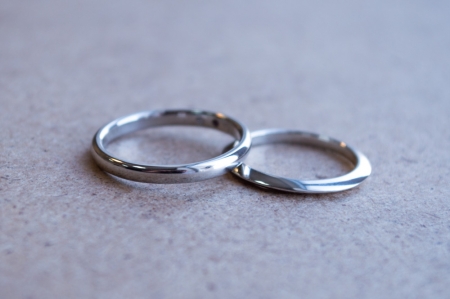 Обручки з білого золота 