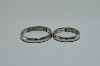 Обручальные кольца из платины с отпечатками пальцев