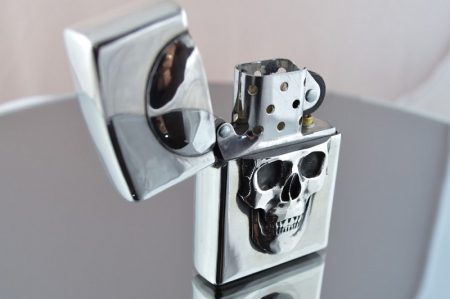 Серебренная зажигалка зиппо